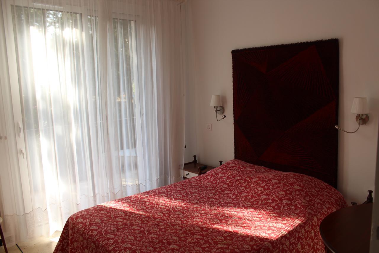 La Maison Blanche Bed & Breakfast แซงเตกูลฟ์ ภายนอก รูปภาพ