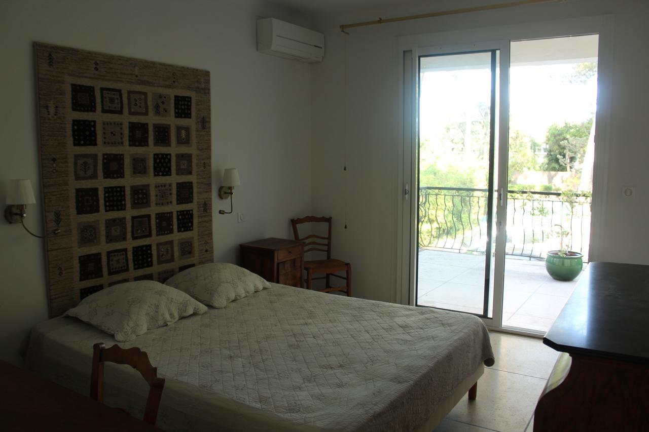 La Maison Blanche Bed & Breakfast แซงเตกูลฟ์ ภายนอก รูปภาพ