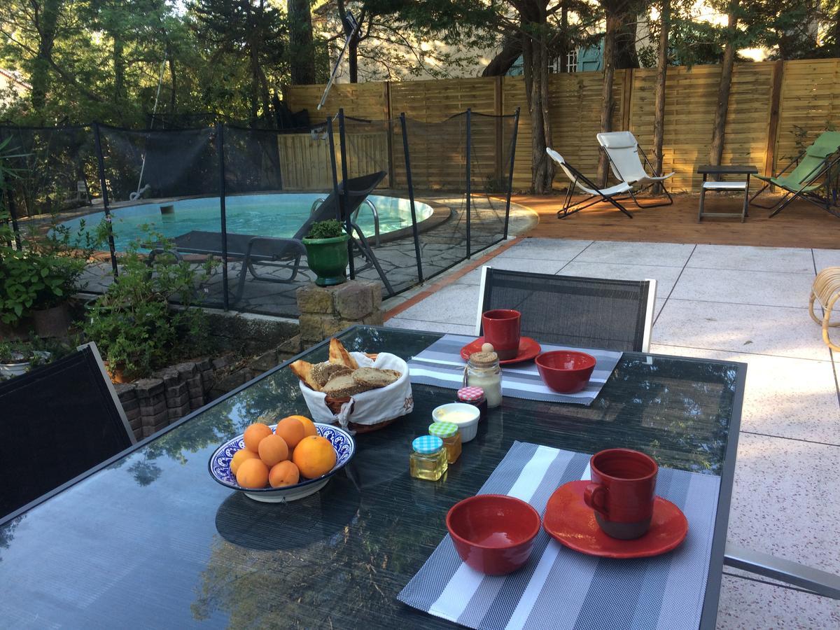La Maison Blanche Bed & Breakfast แซงเตกูลฟ์ ภายนอก รูปภาพ