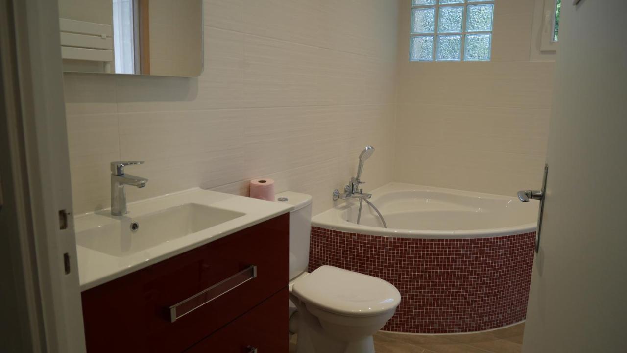 La Maison Blanche Bed & Breakfast แซงเตกูลฟ์ ภายนอก รูปภาพ